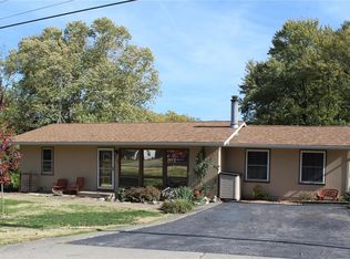 3180 Ridgeview Dr, Saint Charles, MO 63301