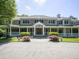 7 Woodridge Rd, Medfield, MA 02052