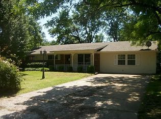 304 Glen Oaks Rd, Bonham, TX 75418