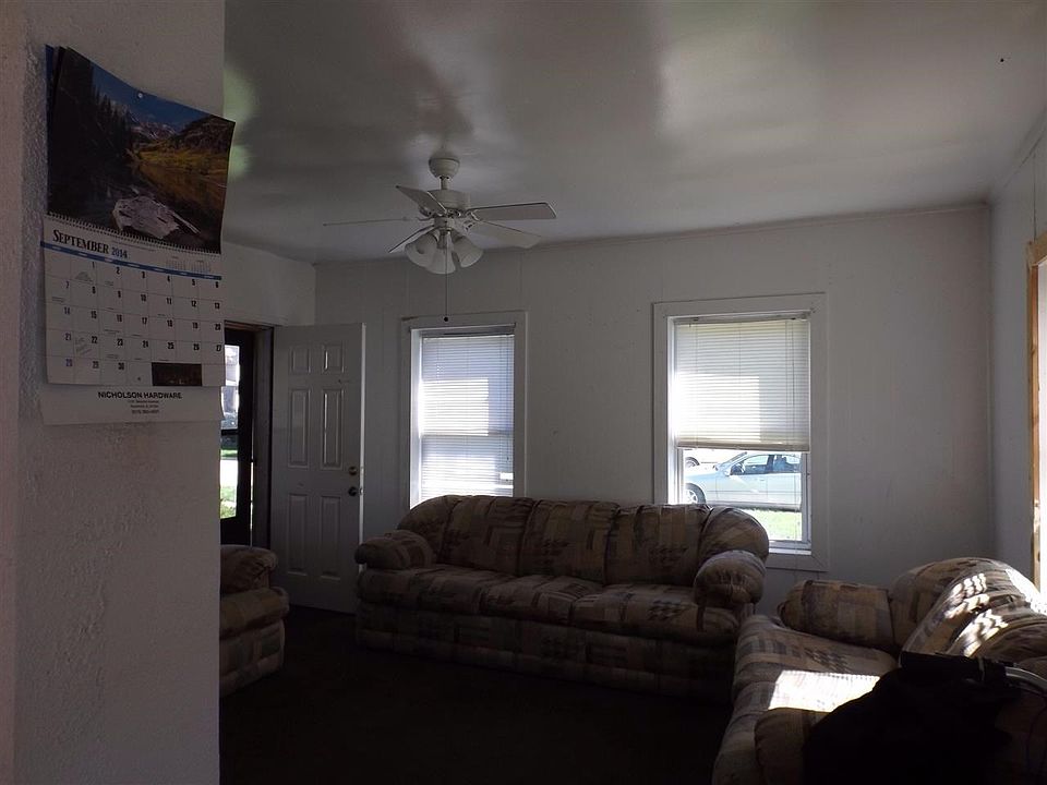 2nd image of 402 N 4th St