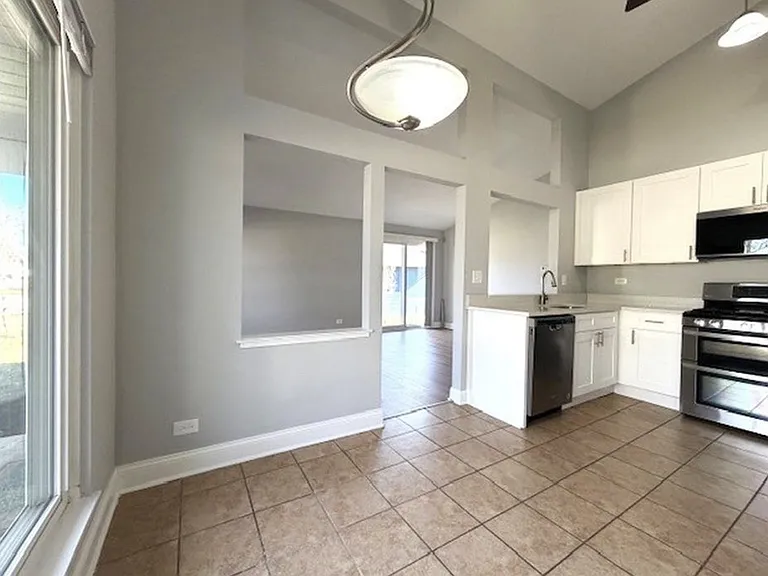 346 Danbury Dr — Photo 7