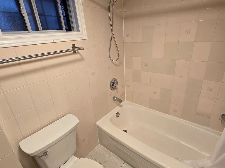20 Edna Ave #BASEMENT — Photo 9