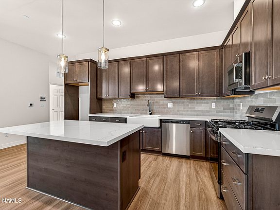 5th image of 310 E Birch Ave #201