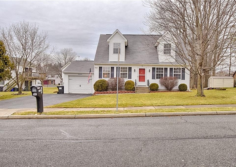1st image of 11 Linden Dr
