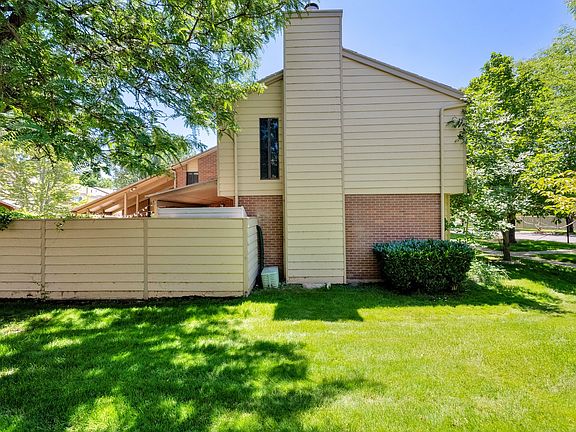 2nd image of 3240 Shadowbrook Dr