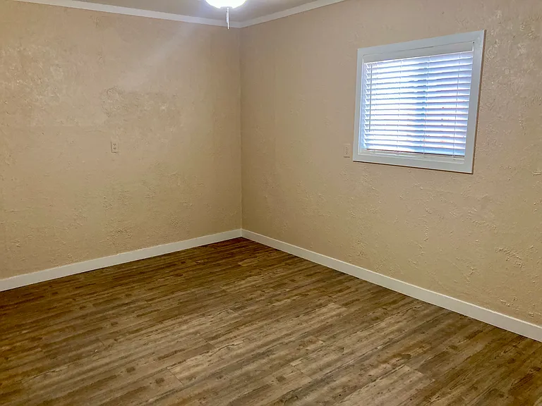 507 Canterbury Ln — Photo 10