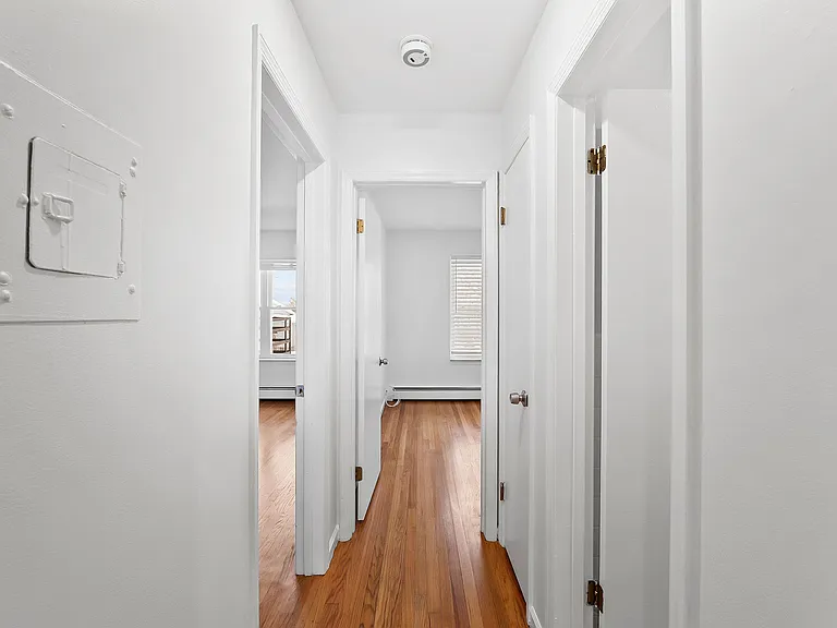 198 Conover Ave #4 — Photo 7