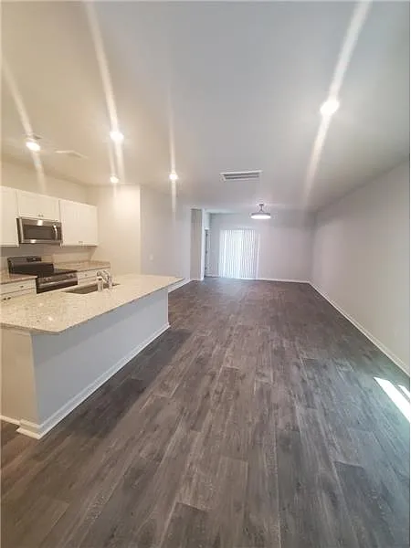 Building Photo - 120 Bottlebrush Dr