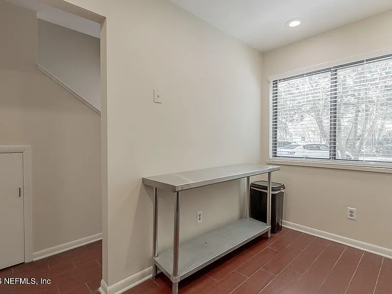 3216 Oak St #5 — Photo 10