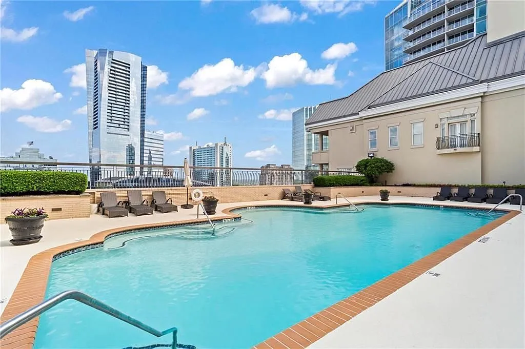 1 bed, 1.0 bath, 1025 sqft, $1,795 — Photo 3