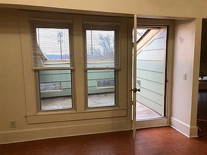 5th image of 1614 Sycamore St APT 4