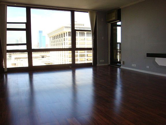 5th image of 2605 S Indiana Ave Unit 1204