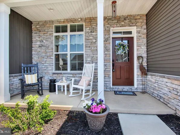 800 Aurora Dr, Mechanicsburg, PA 17055