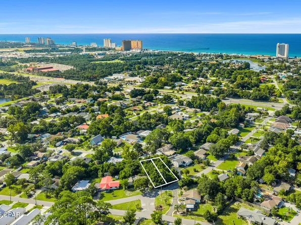 142 Half Acre Ln, Panama City Beach, FL 32413