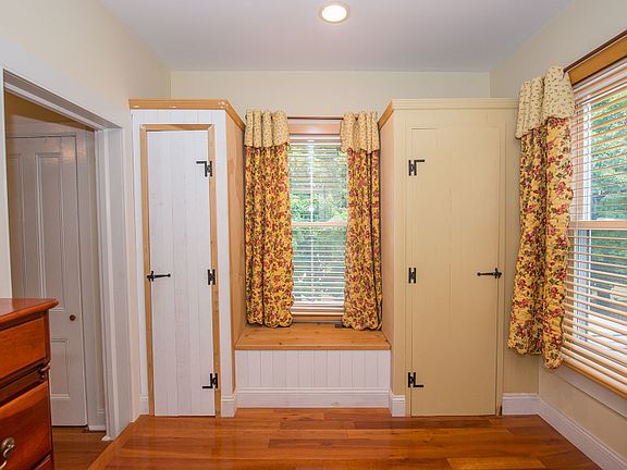 3rd image of 11 Mount Pleasant Pl