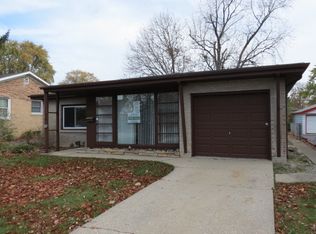 305 Iroquois Rd, Hillside, IL 60162