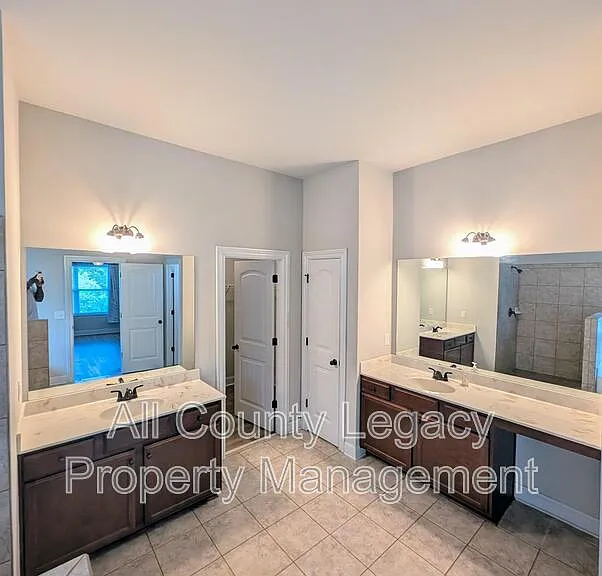 526 Georgia Cir — Photo 8