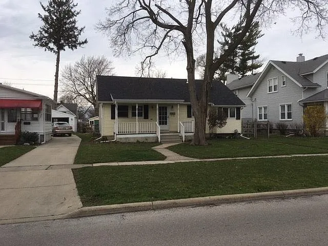 309 E Indiana Ave