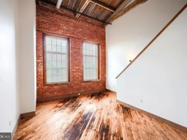 600 N Hartley St APT 213, York, PA 17404
