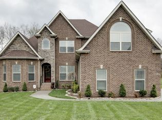 2033 Martins Bend Dr, La Vergne, TN 37086