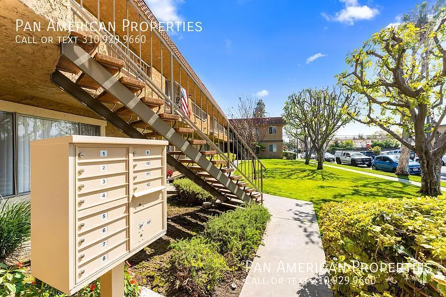 2 bed, 990 sqft, $2,395 — Photo 3