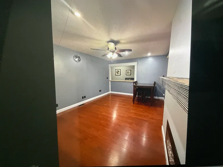 801 S Walnut St #4 — Photo 5