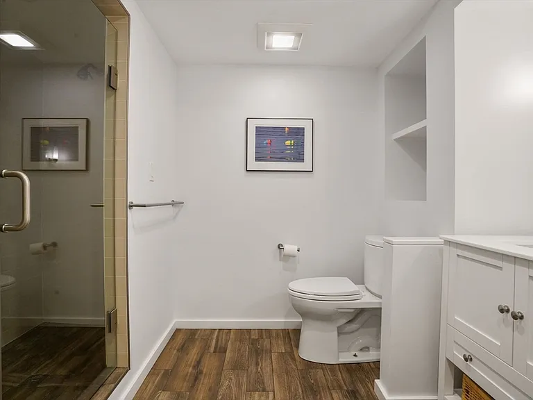 8 Florence St #0 — Photo 17