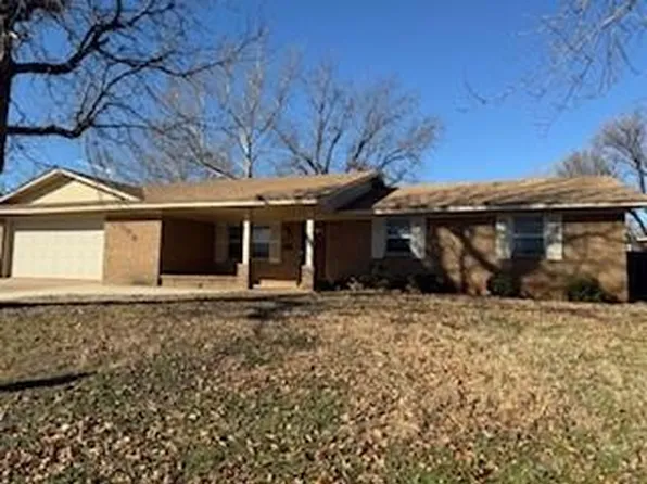 304 S 23rd St, Clinton, OK 73601
