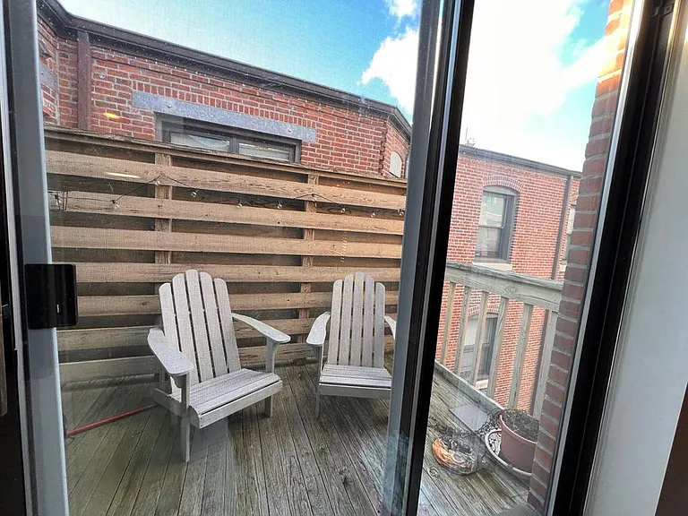 103 Gainsborough St — Photo 7