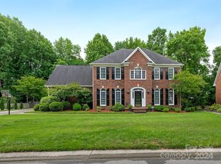 5521 Providence Glen Rd, Charlotte, NC 28270