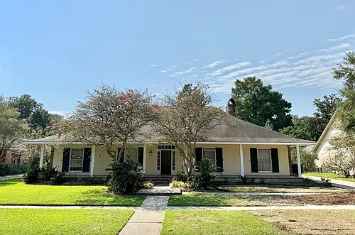 621 W Woodruff Dr Photo 1
