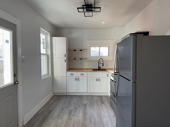 4th image of 646 Hebrank St