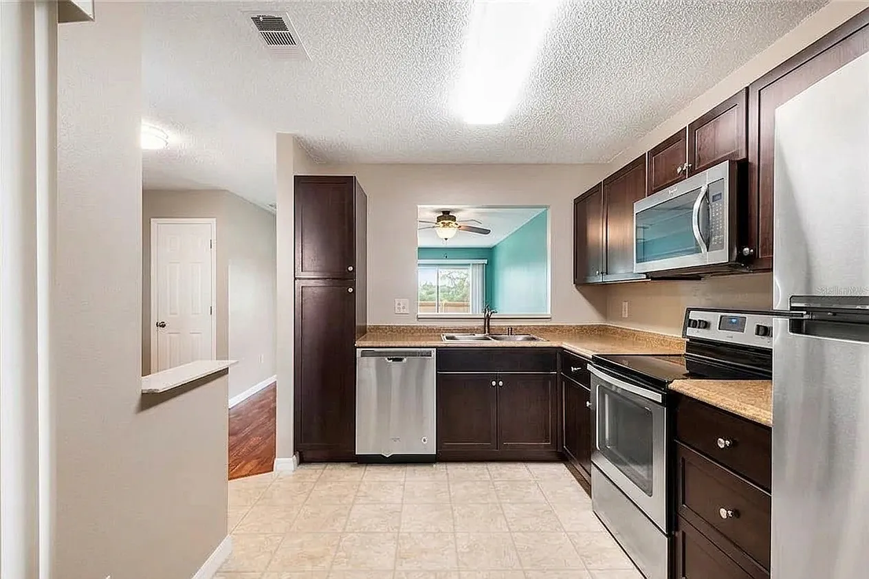 2 bed, 1103 sqft, $1,500 — Photo 2