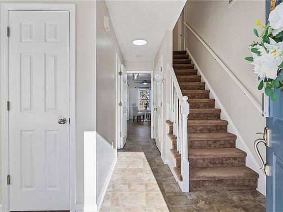 2nd image of 116 Grand View Dr