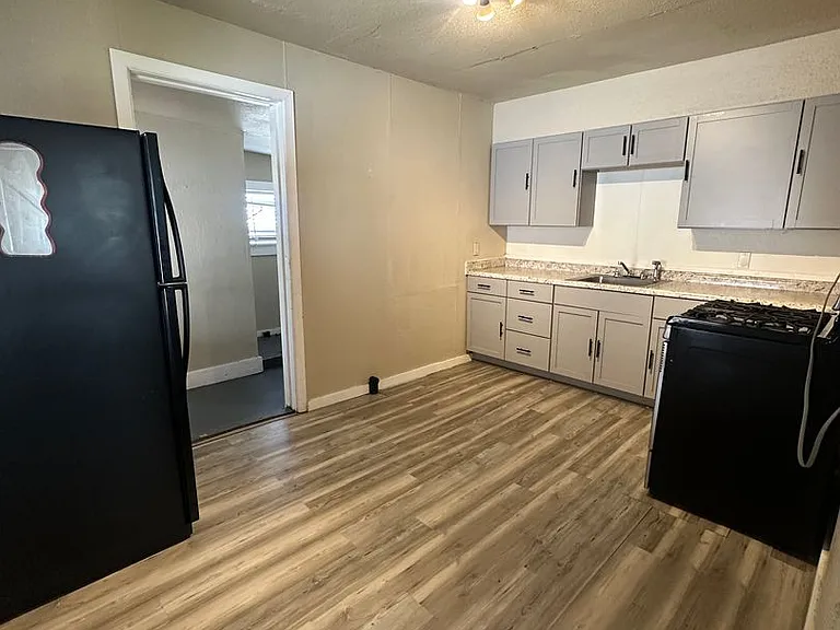 4331 S Polk St — Photo 4