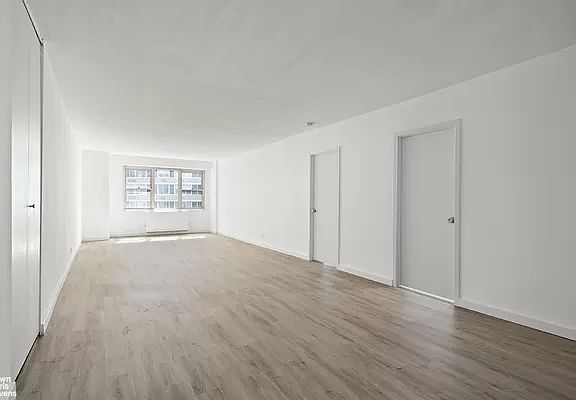 3rd image of 400 E 54th St APT 22A