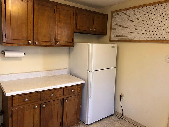 3rd image of 513 E 8th St APT A