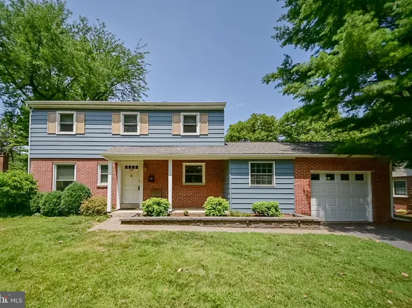 1039 Grandview Blvd, Lancaster, PA 17601