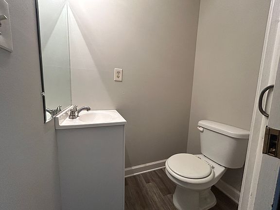 4th image of 2048 Drennon Ave