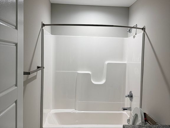 3rd image of 1119 Race St