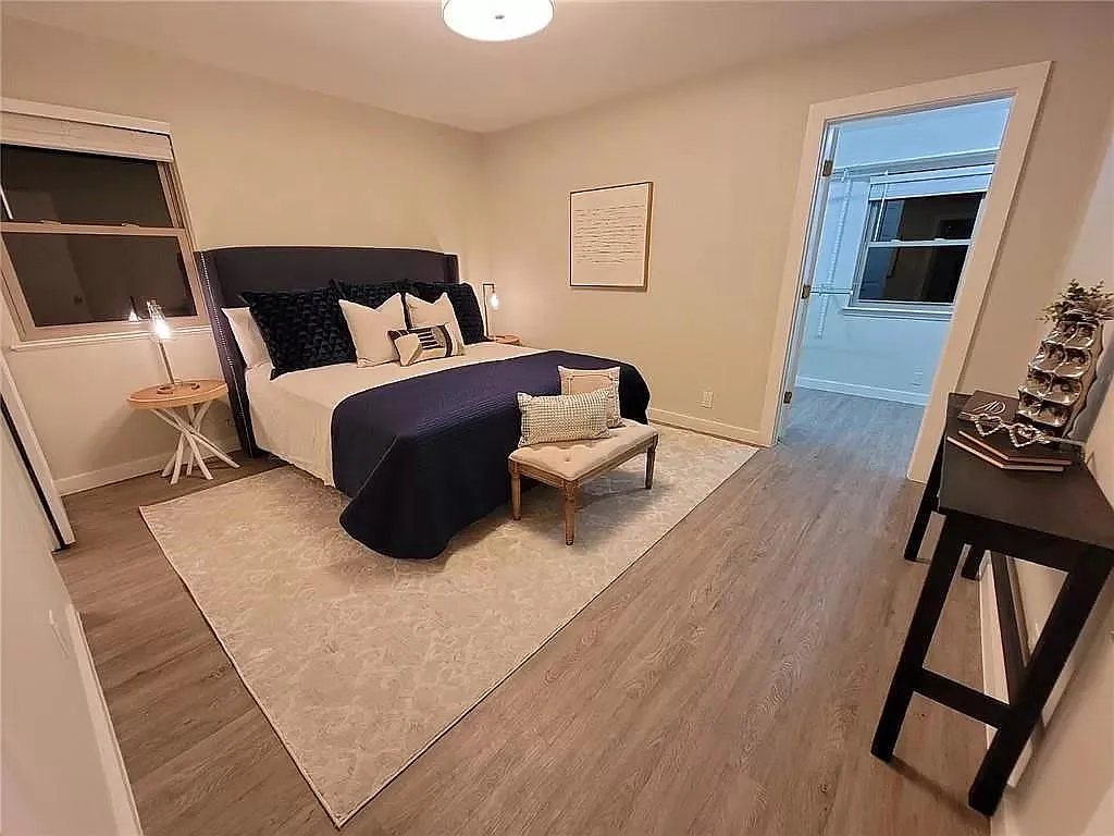 3 bed, 2.0 bath, 1445 sqft, $3,200 — Photo 3