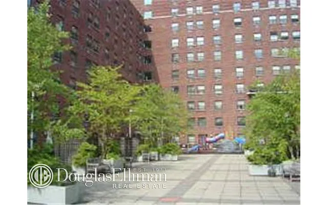 Sold by Douglas Elliman | media 15