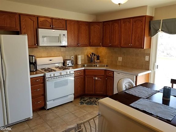 2nd image of 42237 Gainsley Dr