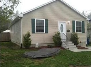 25 Cambridge Ave, Warwick, RI 02889