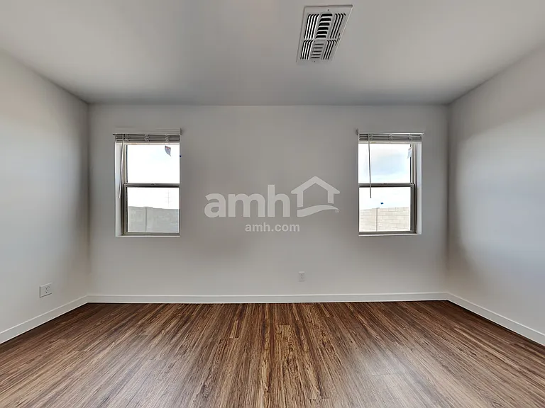 4214 S 105th Dr — Photo 13