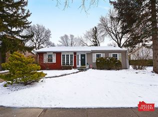 31 Saint Armand Ln, Wheeling, IL 60090