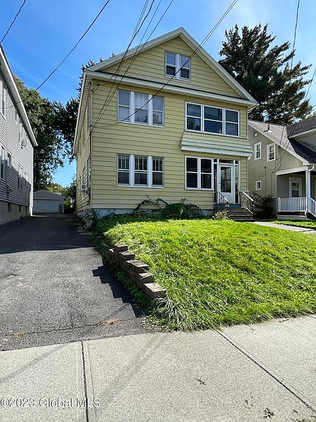 2nd image of 110 Hollywood Avenue