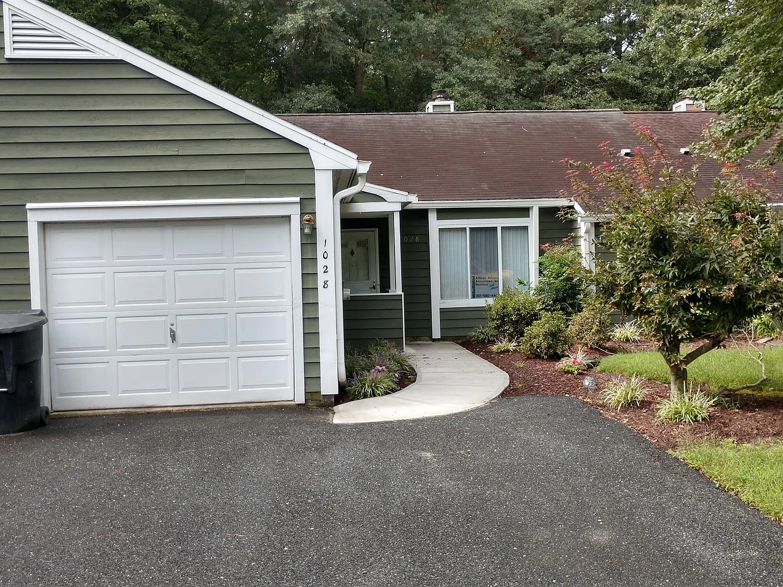 1028 Heron Ct photo 1