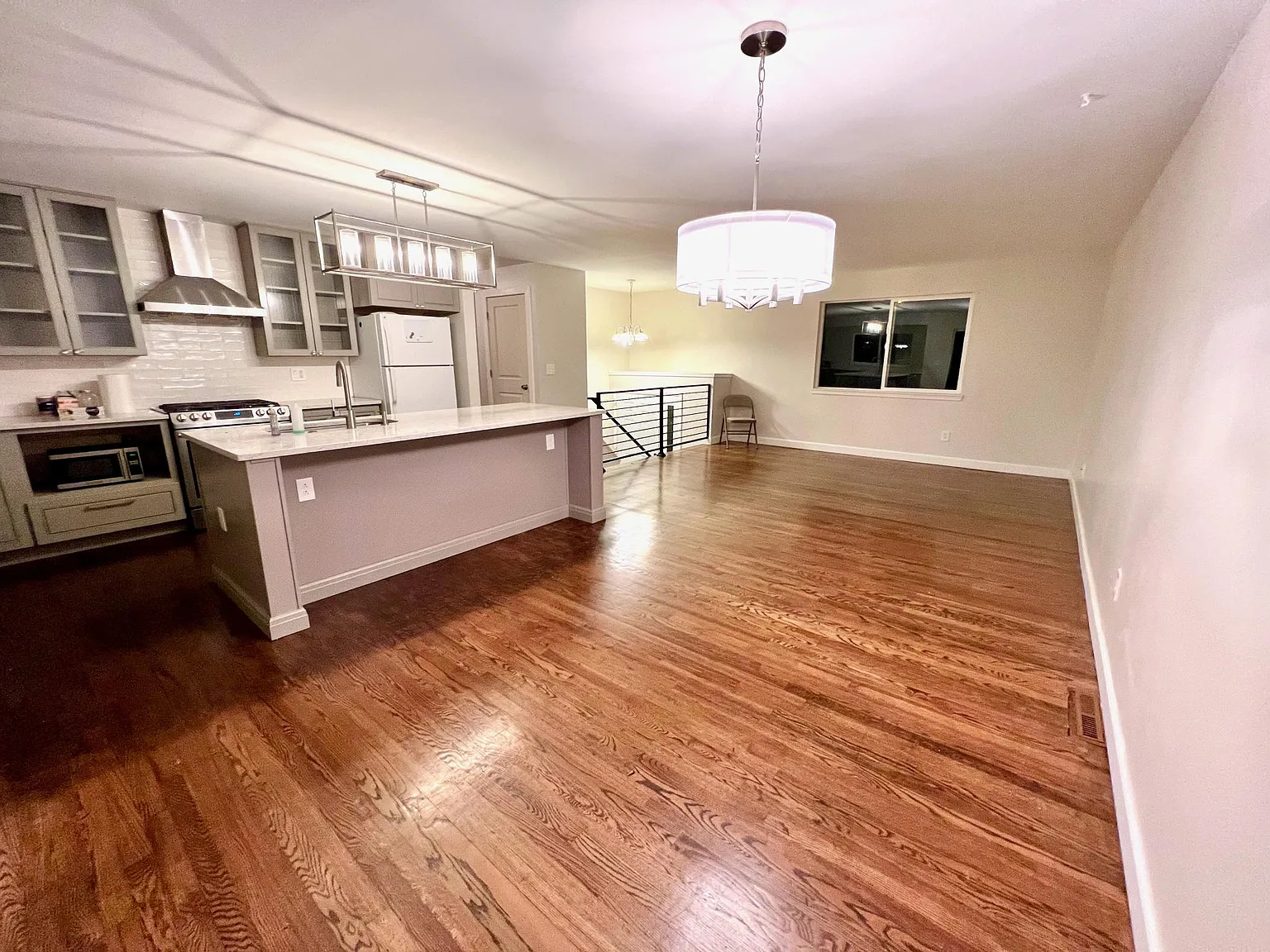 4 bed, 1810 sqft, $2,750 — Photo 3
