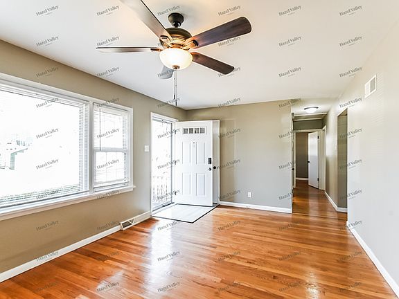 5th image of 30 Manor Dr